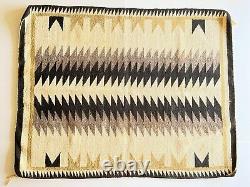 ANTIQUE Navajo Rug Native American Indian Weaving VTG DAZZLER Pattern 46x36