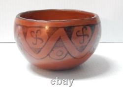 Antique Vintage Maricopa Indian Pottery Whirling Logs Food Bowl Pot