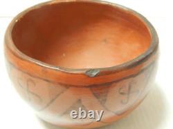 Antique Vintage Maricopa Indian Pottery Whirling Logs Food Bowl Pot