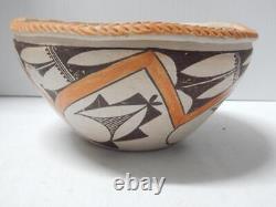 Large Antique / Vintage Acoma Indian Pottery Bowl Pot Cookie Crust Rim Fineline