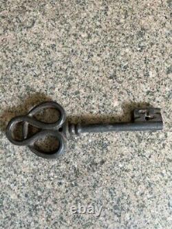 Rare Old Vintage Cast Iron Unique Hand Forged Rustic Big Solid Iron Key