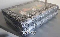 Vintage Large Embossed jewelry box from India from 1950/60 silver plated