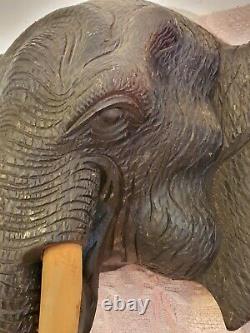 Amazing Vintage Grande Main Sculptée Mur De Tête D’éléphant En Bois Suspendu
