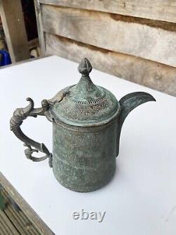 Ancienne carafe, pot, cruche, bouilloire en cuivre cachemiri indien du 19ème siècle Vintage