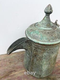 Ancienne carafe, pot, cruche, bouilloire en cuivre cachemiri indien du 19ème siècle Vintage