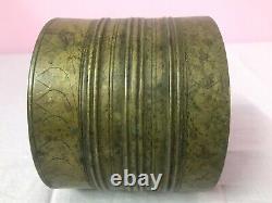 Ancienne cuillère à mesurer en grains en bronze fait main de l'époque vintage, antique, bol, vase et jarre C21.