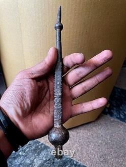 Ancienne période moghole indienne rarement fine main gravée fer extrémité de la lance G3