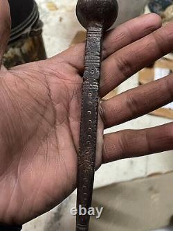 Ancienne période moghole indienne rarement fine main gravée fer extrémité de la lance G3