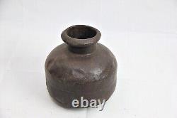 Ancienne poterie indienne en fer rouillé, petite, rare, vintage et faite à la main - Matka / Vase / Jarre P1