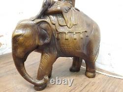 Antique / Poterie Vintage / Garçon Indien En Céramique Sur Elephant Lamp Reg No 96914