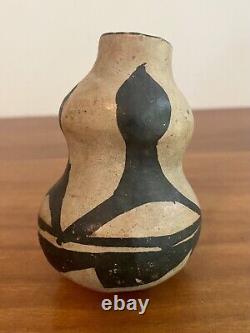 Artisanat de poterie polychrome amérindien amérindien antique et vintage de la tribu Acoma Pueblo