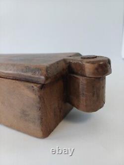 Boîte coulissante en bois de grande taille magnifiquement fabriquée avec un couvercle sculpté, boîte à épices vintage ou antique