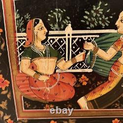 Boîte de mariage ancienne indienne peinte à la main avec des scènes érotiques - Kama Sutra