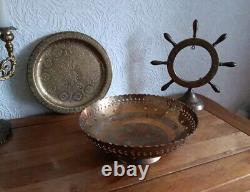 Bol en laiton indien vintage, cloche de helme et plateau de service