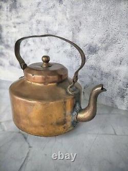 Bouilloire en laiton vintage de l'Inde des années 1900, ancien ustensile de cuisine artisanal