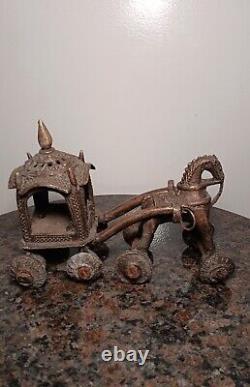 Cheval et chariot/carrosse en laiton d'un ancien temple hindou indien (8L x 6T)