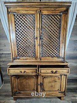 Commode à 2 portes en bois dur indien