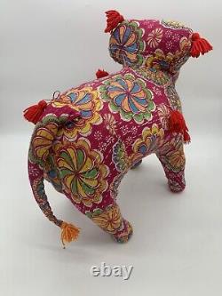 Éléphant rose rembourré et orné de style indien des années 1960