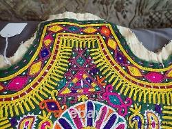 Éventail en broderie du Gujarat, Inde, éventail à main Kutch, paons, femme vintage