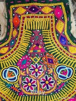 Éventail en broderie du Gujarat, Inde, éventail à main Kutch, paons, femme vintage