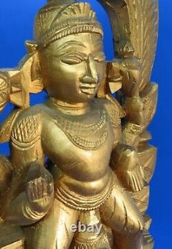 Figurine antique de la déesse Lakshmi en bois doré à la feuille d'or hindoue indienne de l'époque victorienne