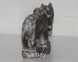 Figurine de vache sacrée en bois ancien sculptée à la main des années 1850