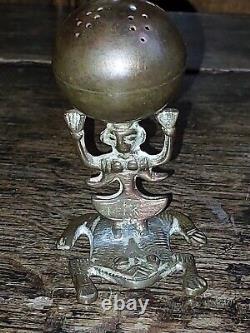 Figurine en laiton antique/vintage d'une déesse indienne debout sur une grenouille