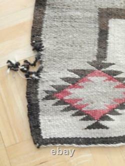 Grand Antique Vintage Navajo Indian Rug Blanket Weaving Storm Pattern Waterbugs