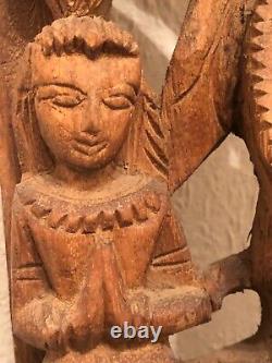 Hindoue Sud-Indienne Panneau en bois sculpté à la main de la déesse Radha au début du 20e siècle