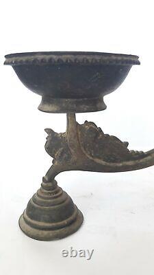 Lampe à huile antique vintage en laiton de temple hindou en bronze pour Pooja Arathi Diya indien B40