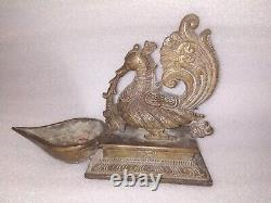 Lampe à huile en bronze traditionnelle indienne en forme de paon, collection d'antiquités, lampe rare de Diwali