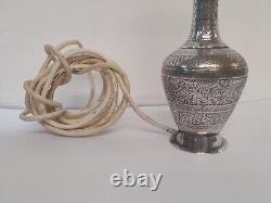 Lampe antique en métal blanc gravé indien asiatique sans poinçon converti 25 x 9 CM