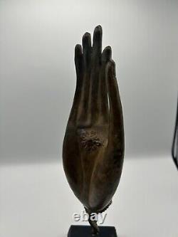 Main de bronze du Bouddha Vitarka Mudra geste d'argument en bronze vintage à la cire perdue