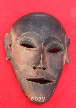Masque tribal rare et ancien en bois fait main de collection W789.