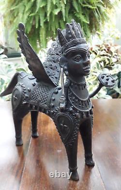 Moulage à la main du centaure ailé en bronze indien