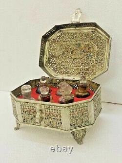 Old Vintage En Laiton Manufacturé Fin Jali Coupe Mughal Période Boîte Parfum Avec 8 Bouteille