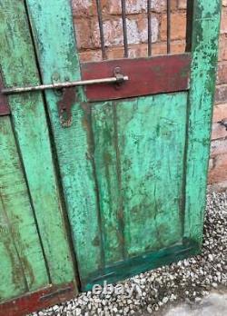 Paire D’original Antique Vintage Rustique Indien Jali Doors Wood & Metal Grills