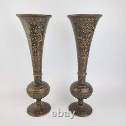 Paire de vases trompette en laiton indien vintage avec émail noir de style Bidriware, 35cm