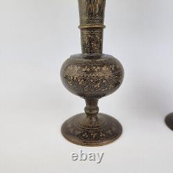 Paire de vases trompette en laiton indien vintage avec émail noir de style Bidriware, 35cm