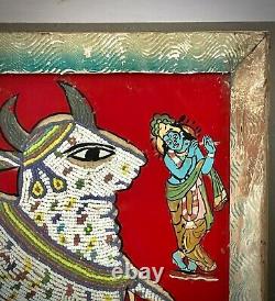 Peinture En Perles Indiennes Et En Verre Inversé. La Vache Avec Le Veau, Et Krishna. Surabhi