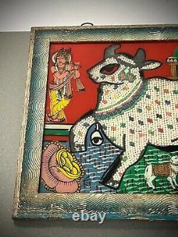 Peinture En Perles Indiennes Et En Verre Inversé. La Vache Avec Le Veau, Et Krishna. Surabhi
