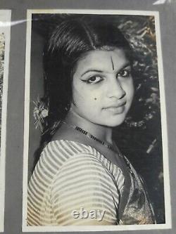 Photographie en noir et blanc d'une femme âgée du sud de l'Inde portant un costume de mode des années 60 en saree A85