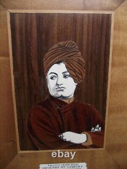 Plaque en bois antique de Swami Vivekananda, philosophe hindou et nationalisme indien