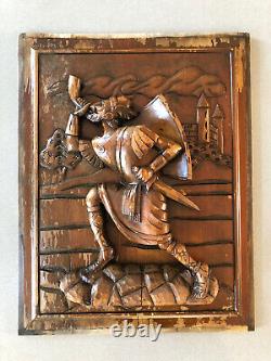Plaque en bois sculpté vintage représentant un soldat sarrasin chevalier