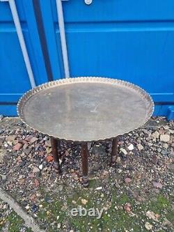 Plateau de table en laiton ancien vintage anglo-indien mauresque