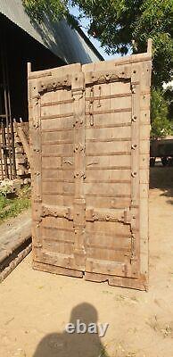 Porte indienne sculptée vintage, Porte indienne ancienne, Porte en bois de teck, Fer et bois.