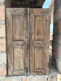Rares anciennes portes-fenêtres en bois massif faites à la main, uniques et de collection