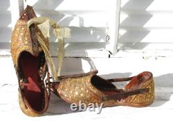 Rares chaussons indiens brodés en or, antiques et vintage, du Pendjab.