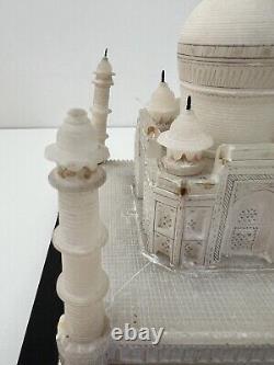 Sculpture en albâtre vintage / Maquette du Taj Mahal 16cm de haut sur une base de 17cm