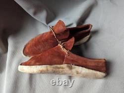 Souliers MOCCASINS antiques FAITS MAIN rustiques TAILLE 9 vintage POSTE DE COMMERCE indien